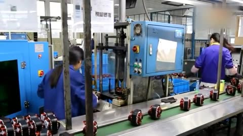 實拍中國電動機制造工廠, 全是女工流水線生產, 手速太快了!